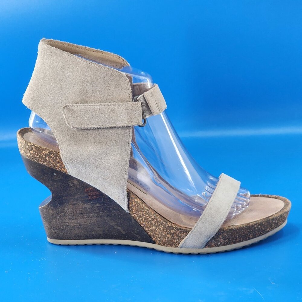 TSUBO Women's Tehina Platform Cut Out Wooden Wedge Heel High Top Sandal